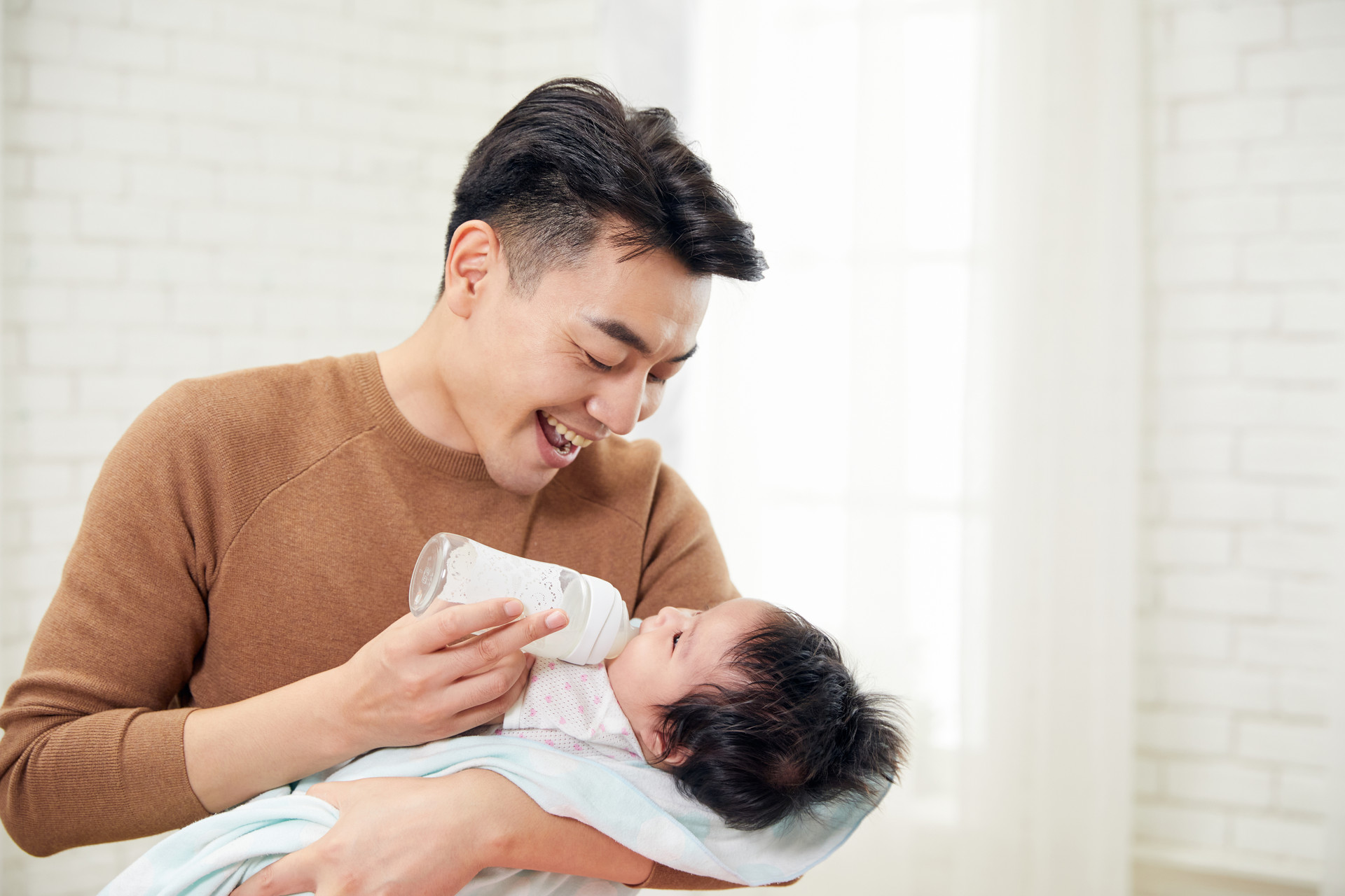 过度喂养宝宝会饿多快吗,过度喂养的宝宝会不会干呕