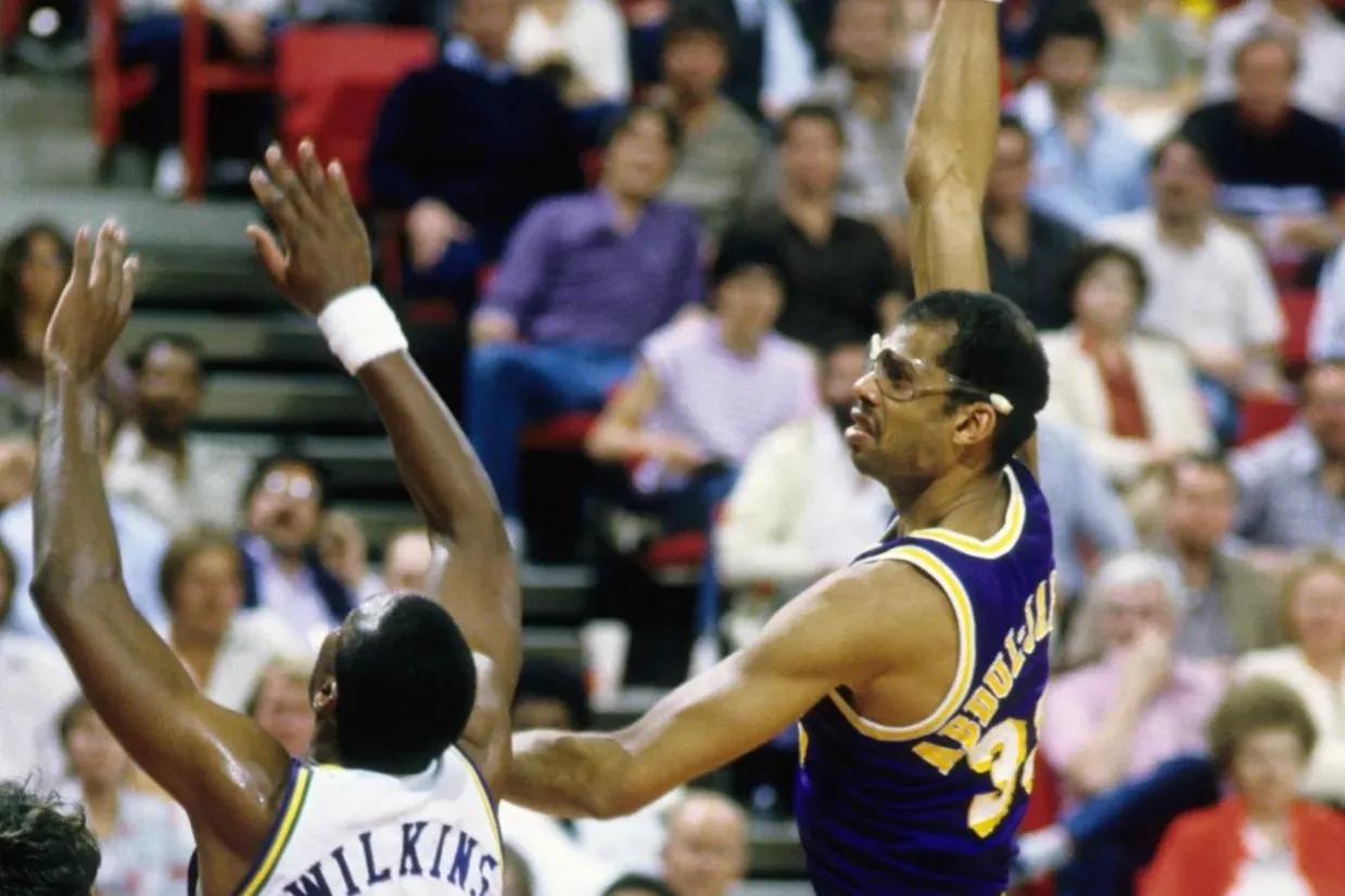 nba球队为乔丹退役球衣,有哪些队伍退役了乔丹的球衣