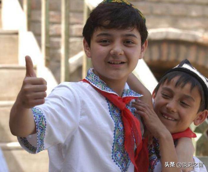 童星阿尔法为什么秃了,童星阿尔法秃头对比