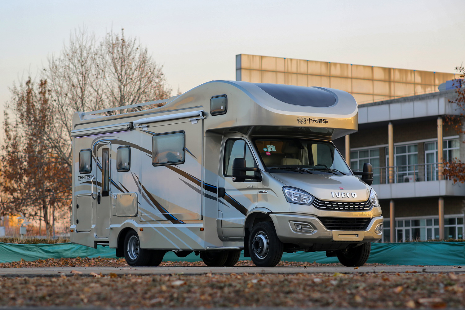 中天自行式c型驭风房车价格,中天领航者三拓展房车