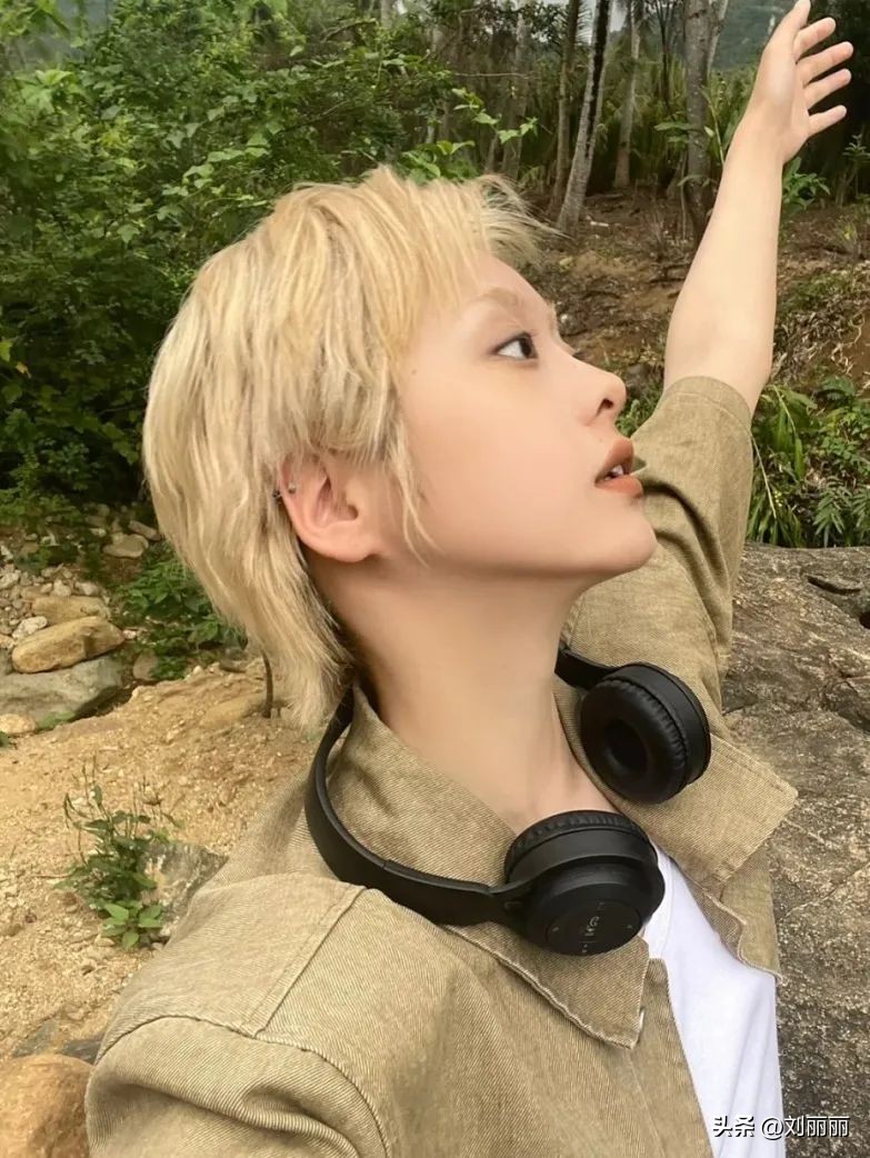 气质优雅发型女2020流行发型,适合女性的发型2020流行发型