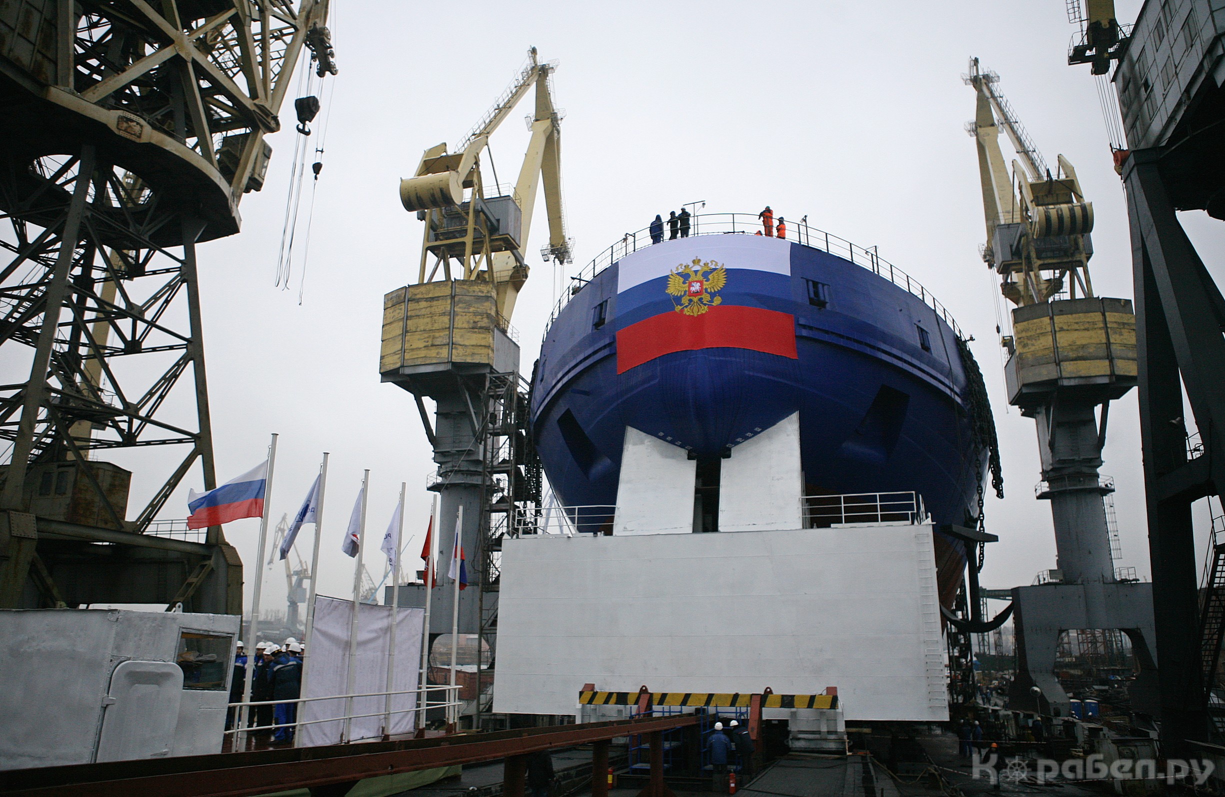 一元卖航母？俄罗斯太大方还卖战斗机，印度最后成了小白鼠！