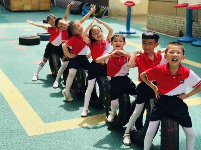 男子闯幼儿园砍师生两人死亡,江西一男子进幼儿园行凶老师被杀