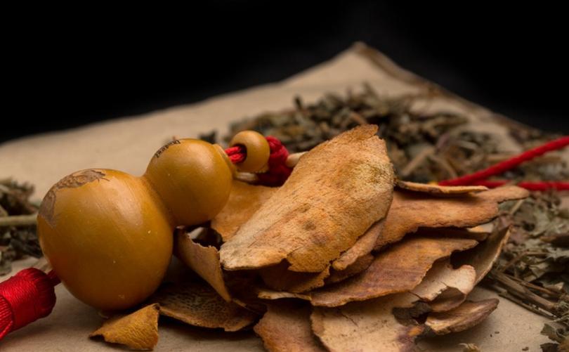 浅表性胃炎舌苔白厚腻吃什么药,浅表性胃炎伴糜烂舌苔白腻