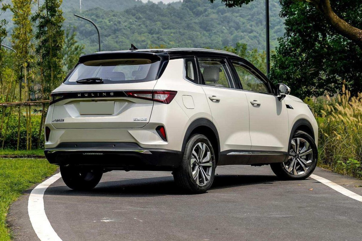 五菱星辰混动版10.98万值不值得买,五菱星辰手动挡低配五座落地价