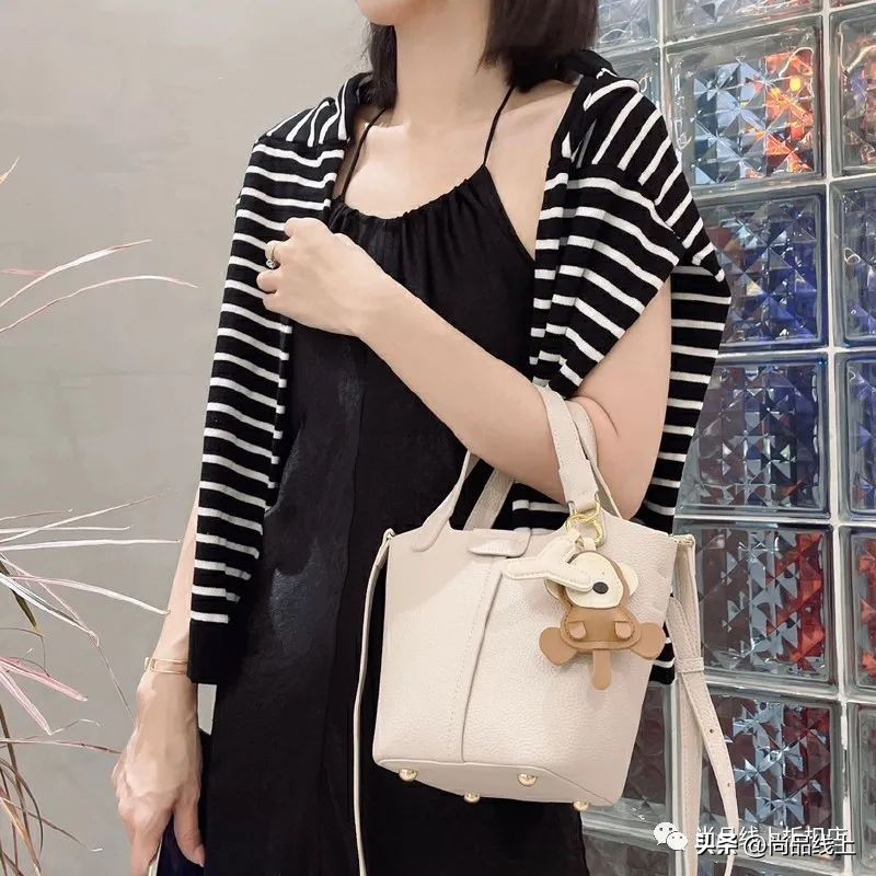 天美意包包爆款2022新款正品,天美意休闲包包