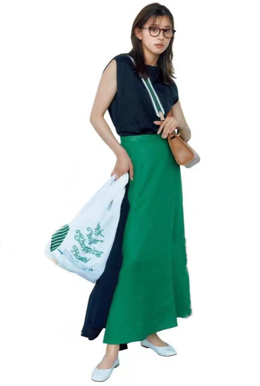 夏季多巴胺配色穿搭,以白色为底色的多巴胺穿搭