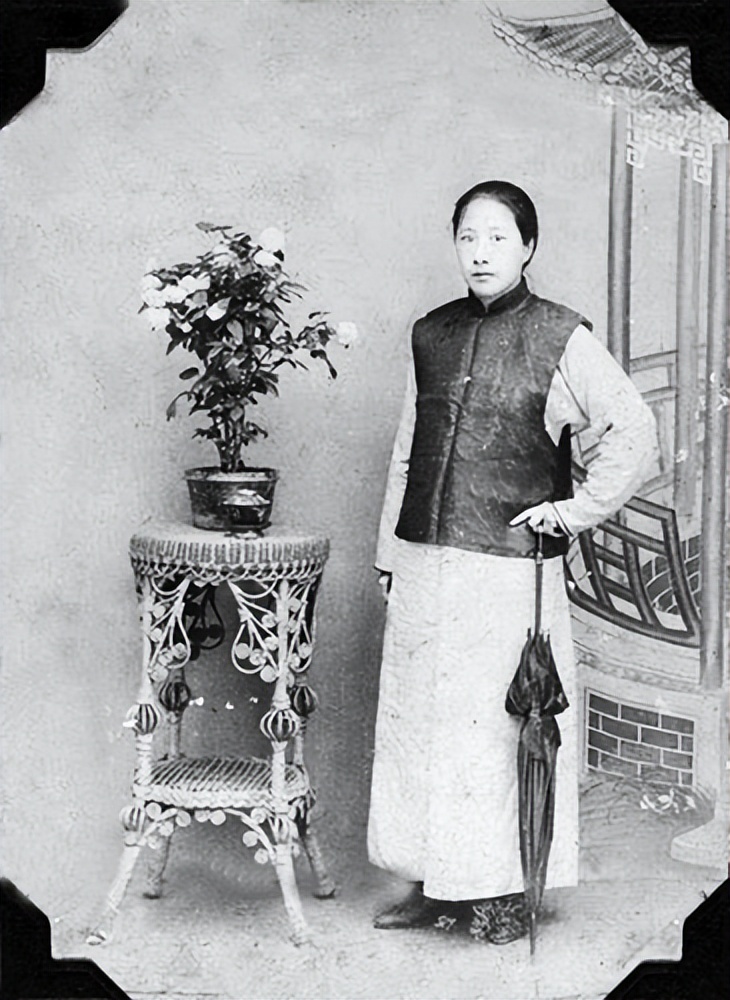 秋瑾赞扬过日本吗,秋瑾爱国