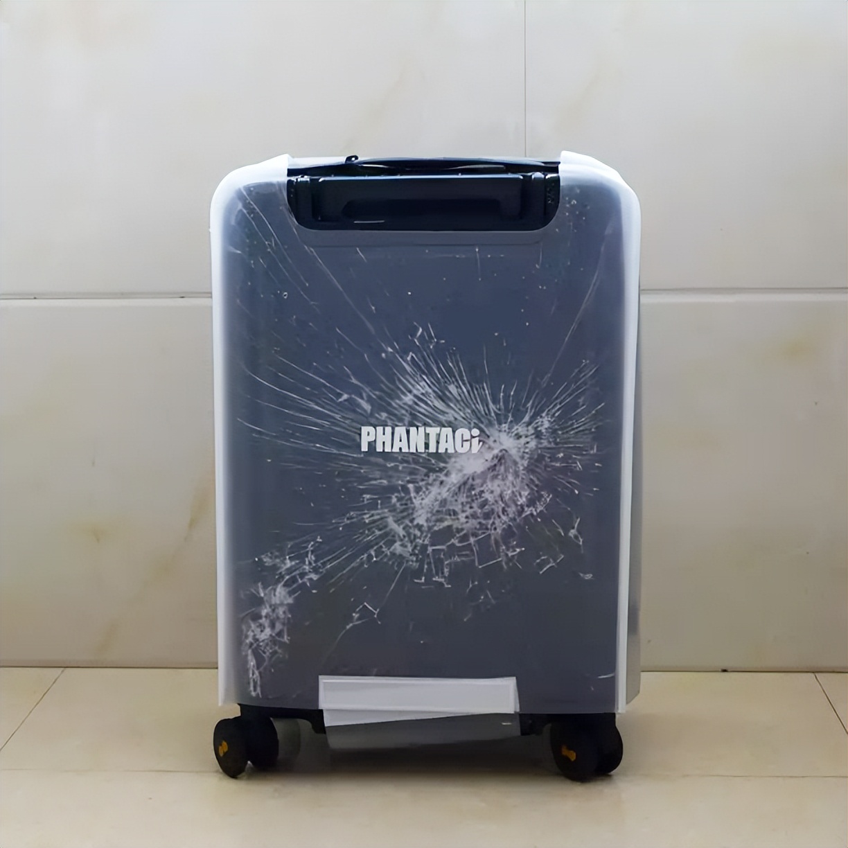 地平线八号行李箱周杰伦代言的吗,地平线行李箱周董