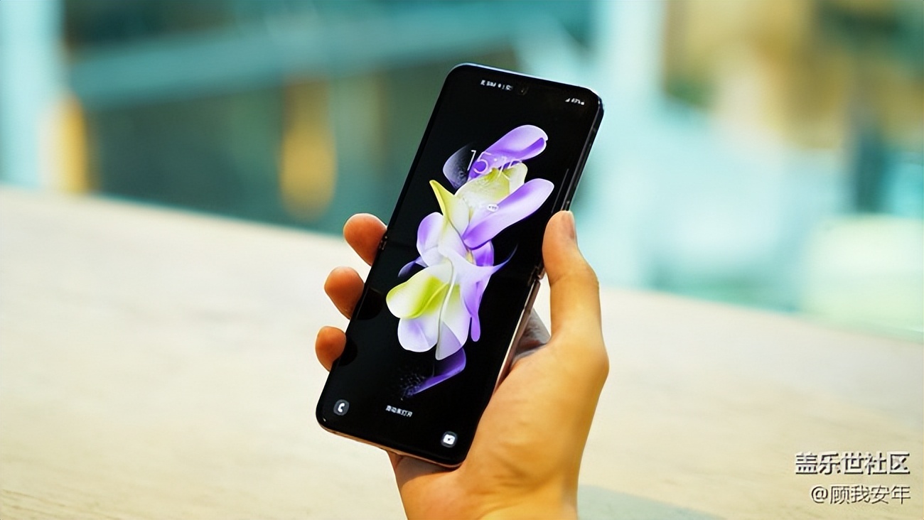 galaxyzflip4属于旗舰机,galaxyzflip4准新机怎么样