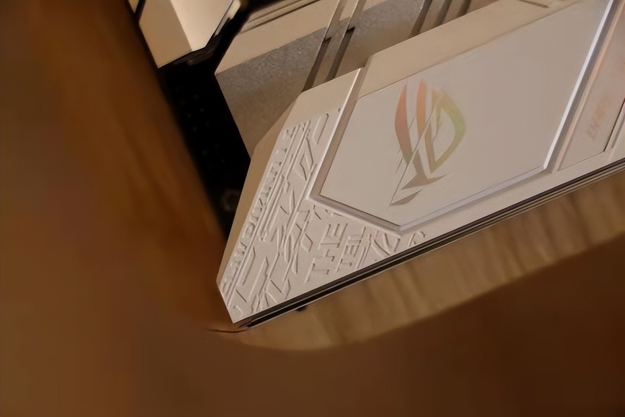 618如何用1万元装一台ROG玩家国度全家桶电脑