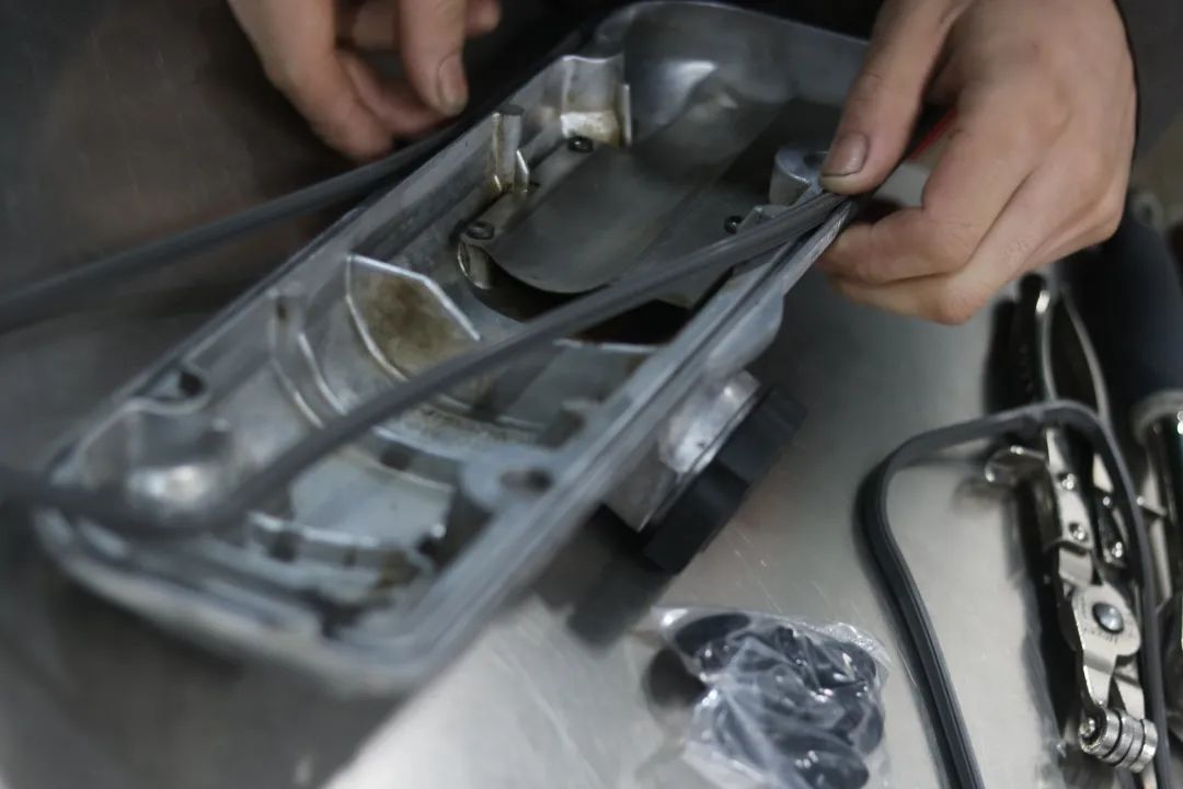 12款经典gl8车身翻新,怪兽修车老车翻新