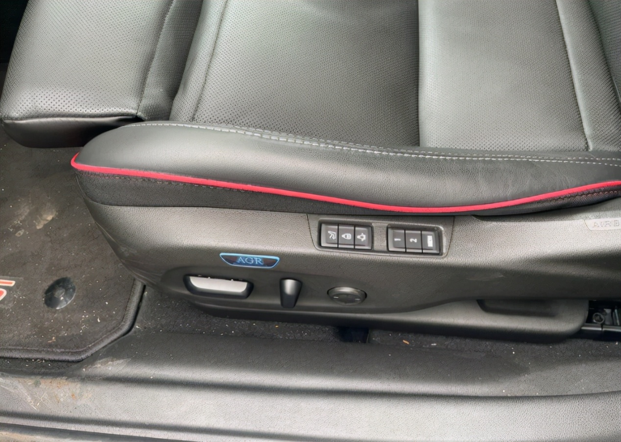 适合年轻人开的运动轿车,年轻人适合开的运动轿车