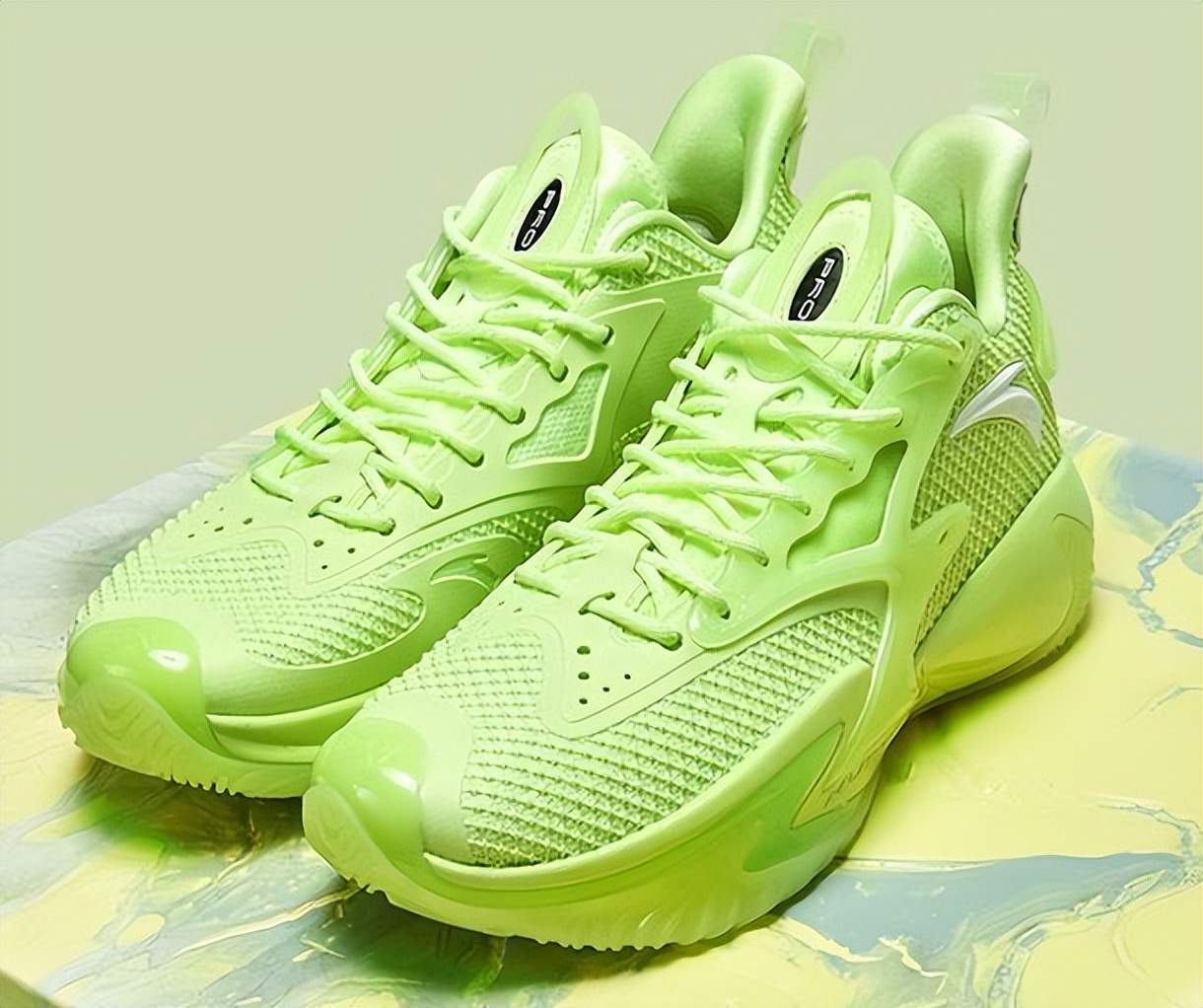 附加赛拉塞尔上脚鞋,拉塞尔李宁比赛