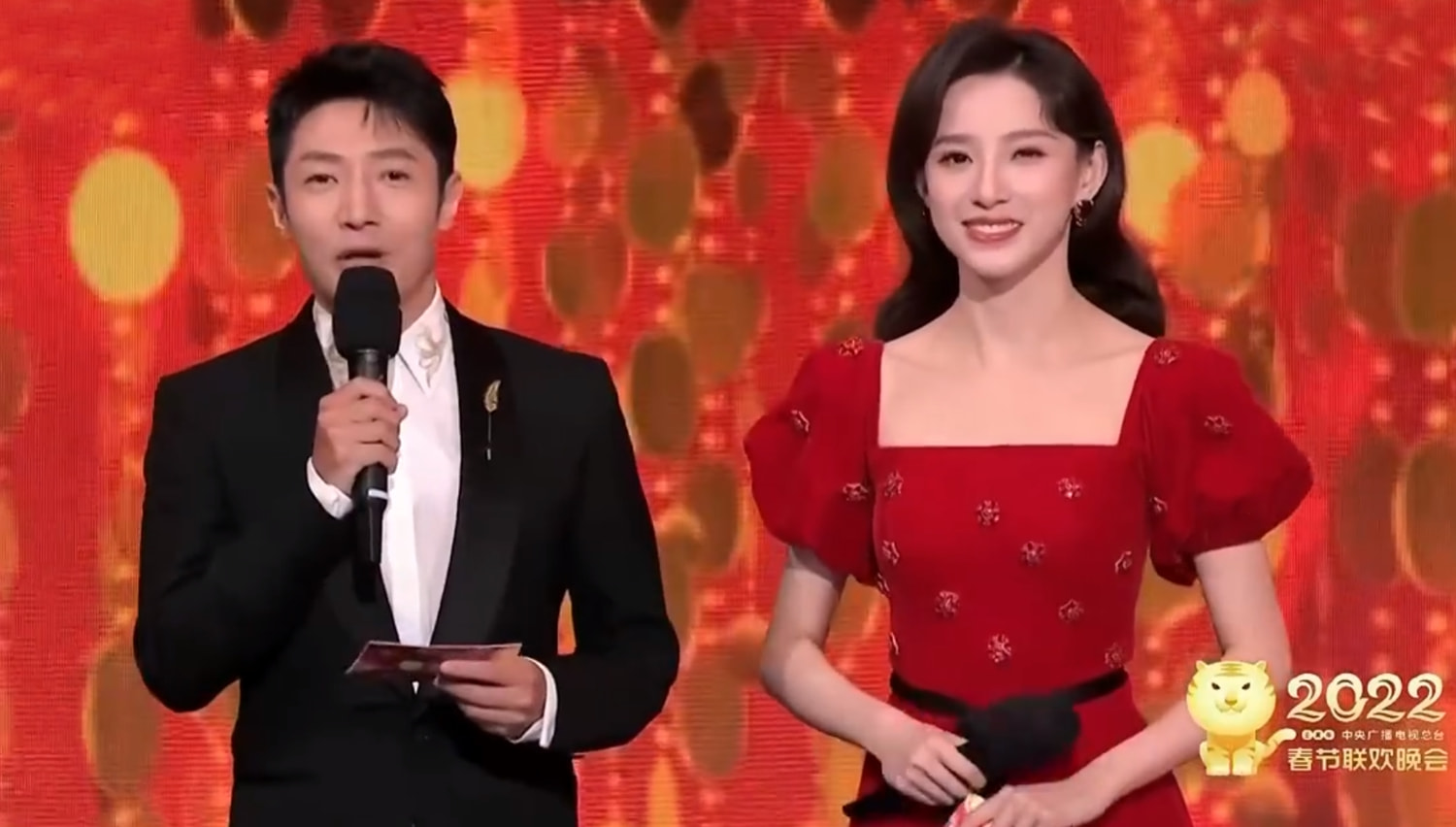 央视春晚主持人阵容官宣国际版,央视春晚主持人团队官宣