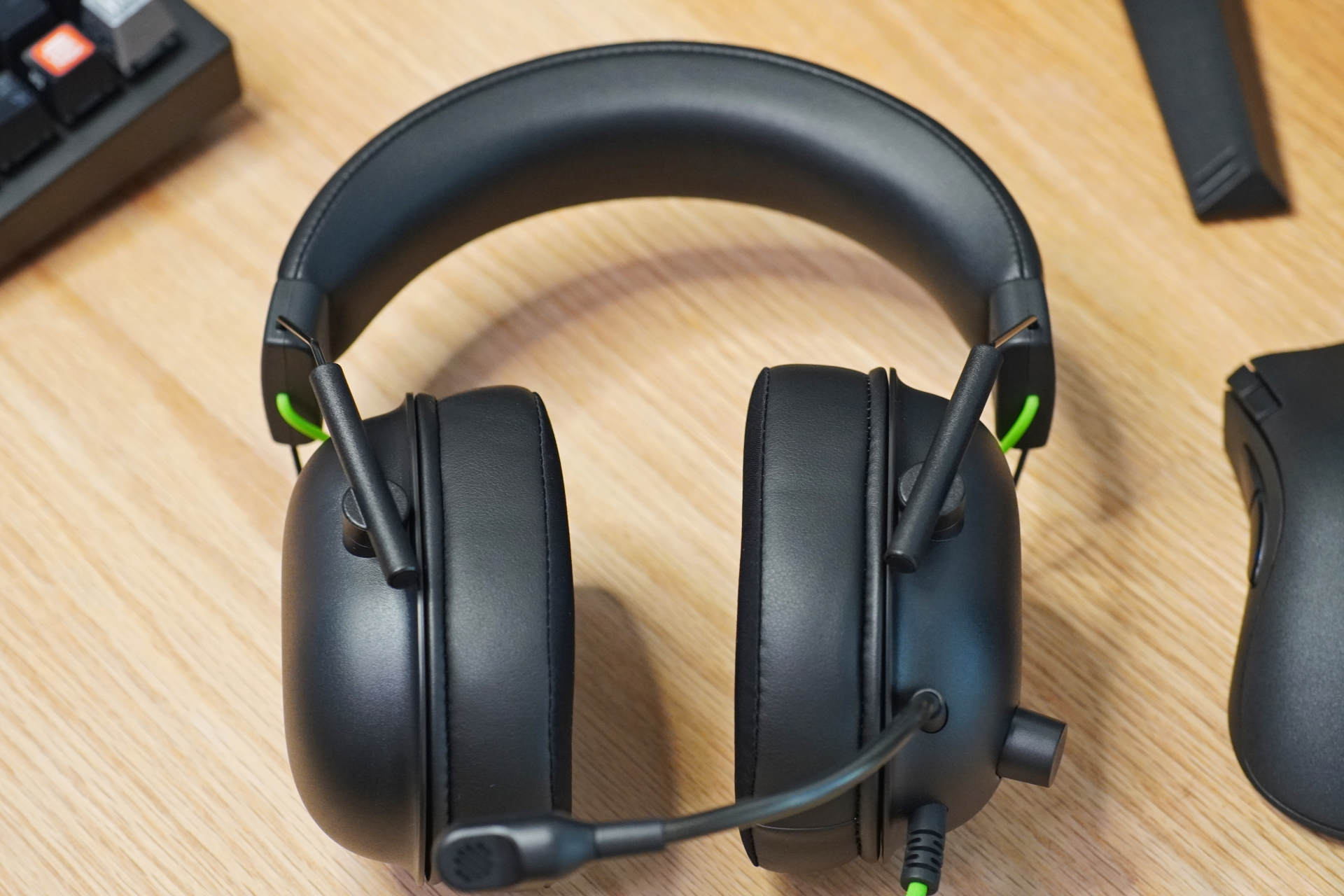 雷蛇旋风黑鲨v2x使用说明,雷蛇旋风黑鲨v2x游戏实测