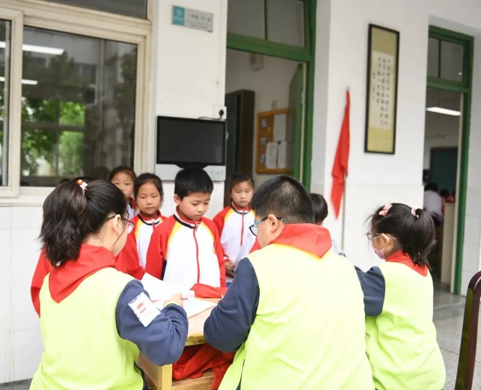 喜迎20大争做先进少先队员,喜迎二十大争做新时代好队员