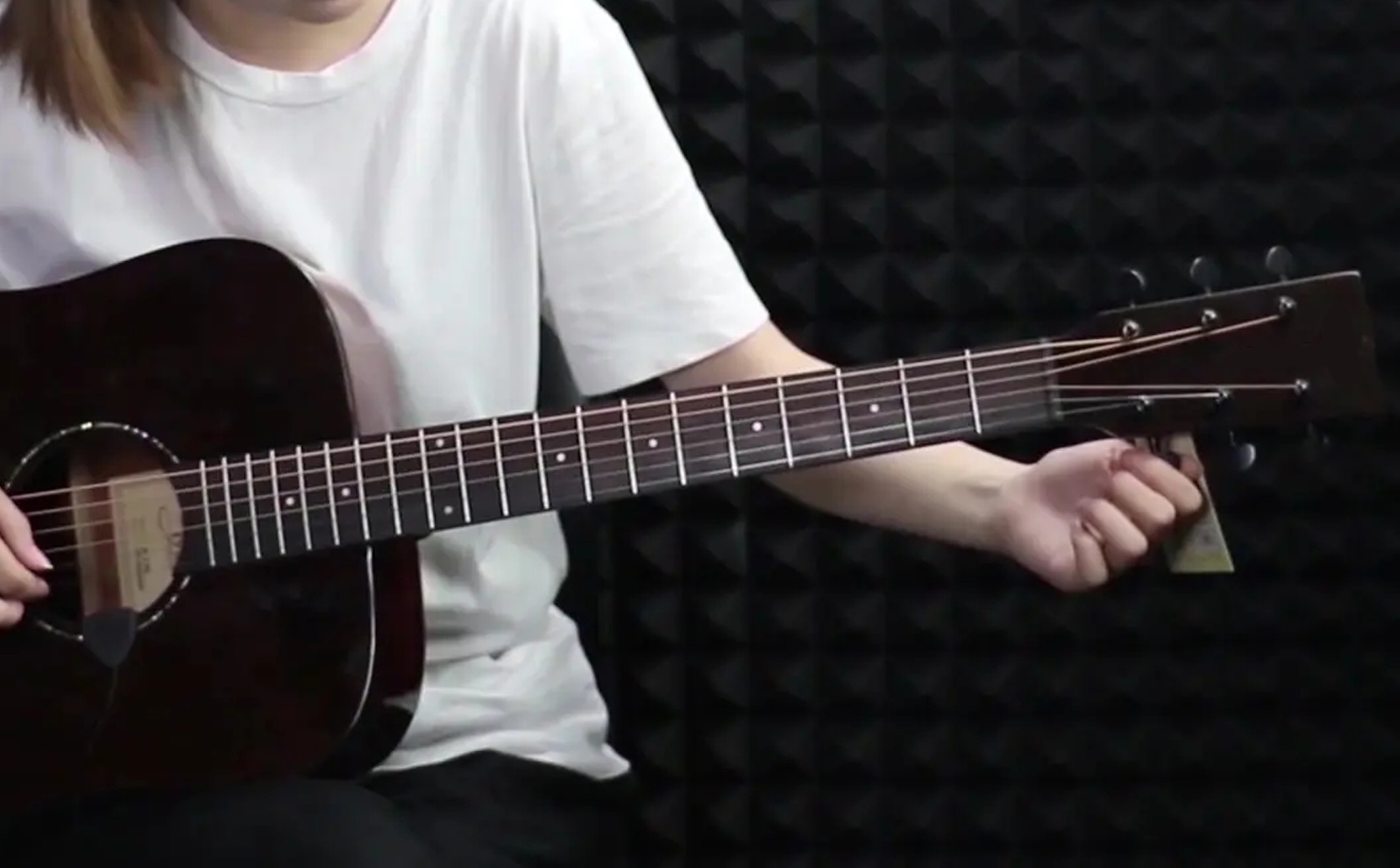 吉他自学买什么牌子的合适,零基础学吉他买哪个牌子好学