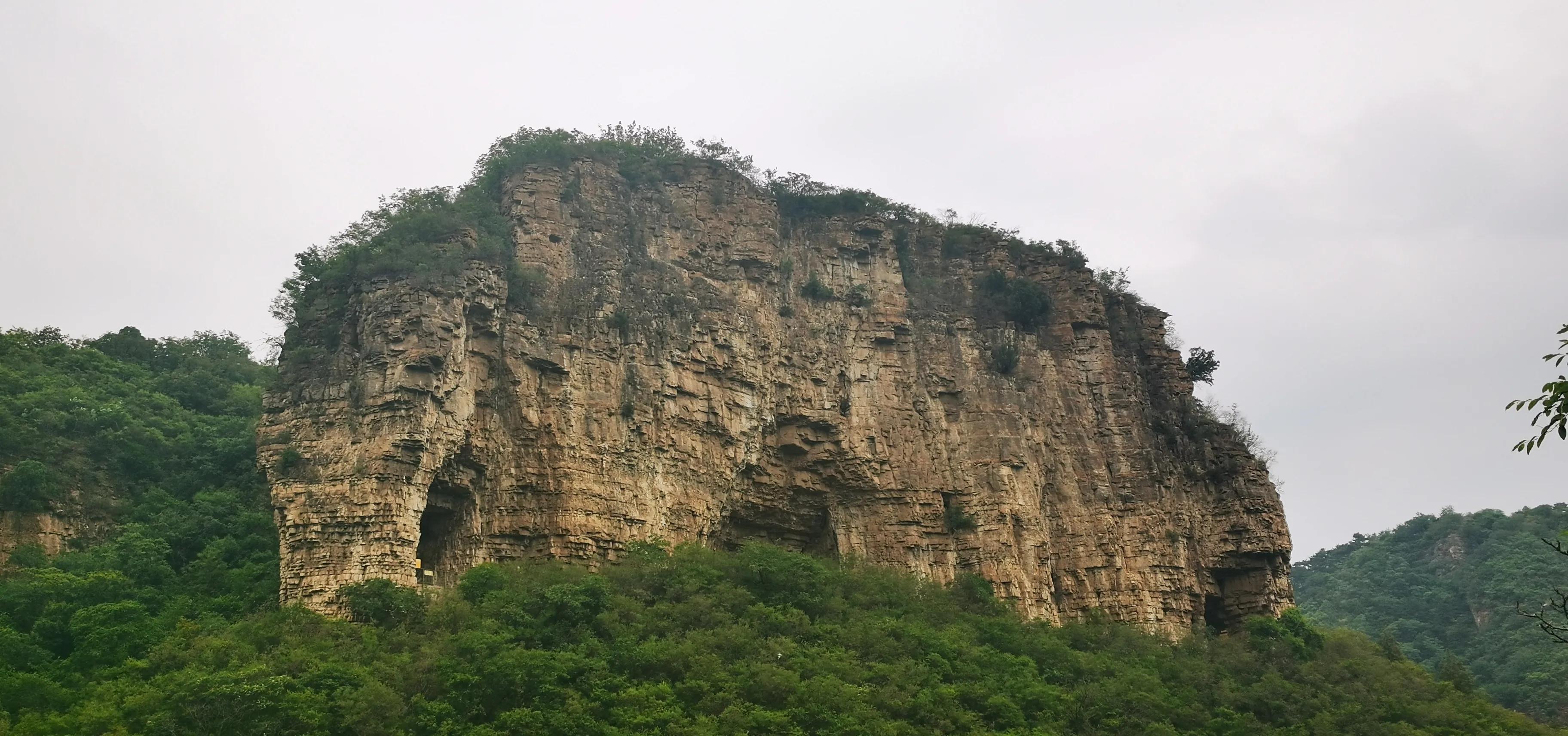 平谷老象峰景区~犹如子母连体象,母象头西尾东,子象头东尾西