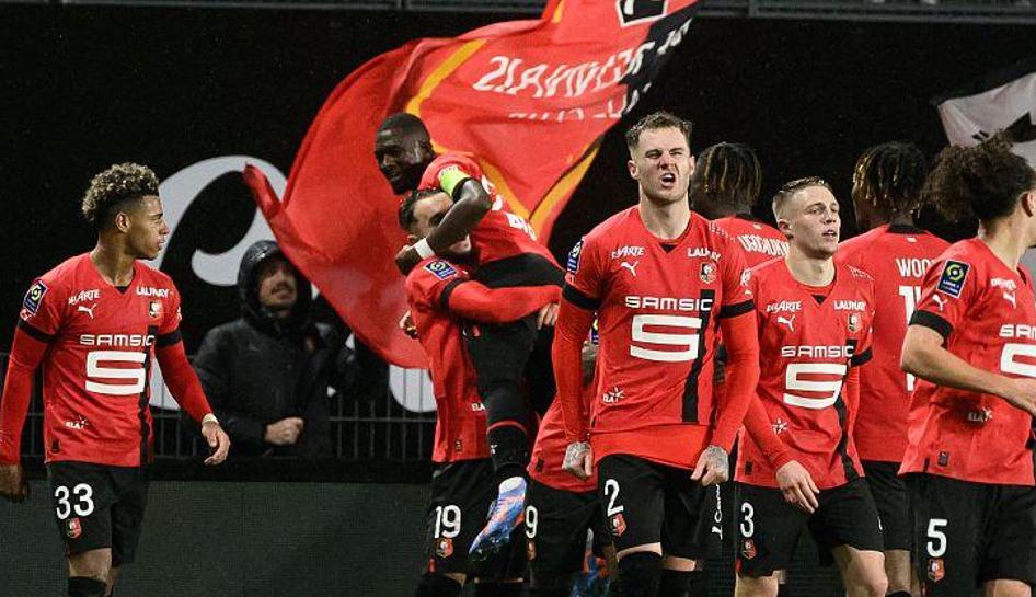 梅西改变踢法,梅西改打前腰