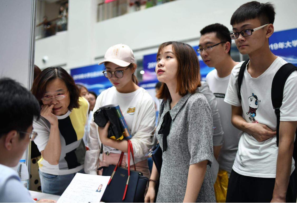 “我当过学生会主席”，毕业生自认优秀，面试官的话令他无言以对