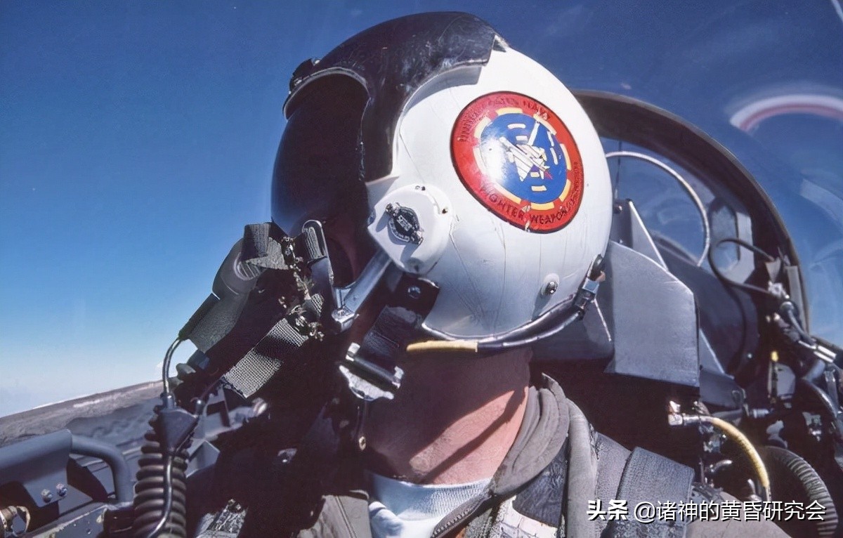 “变色龙”中队的故事-美国海军TOPGUN的前世今生