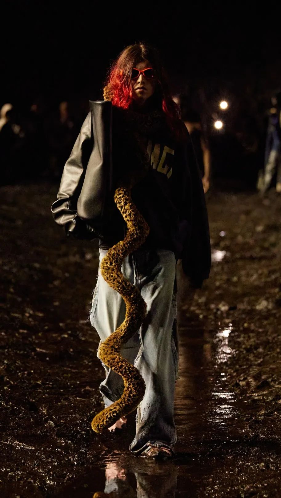 balenciaga泥土秀,balenciaga秀