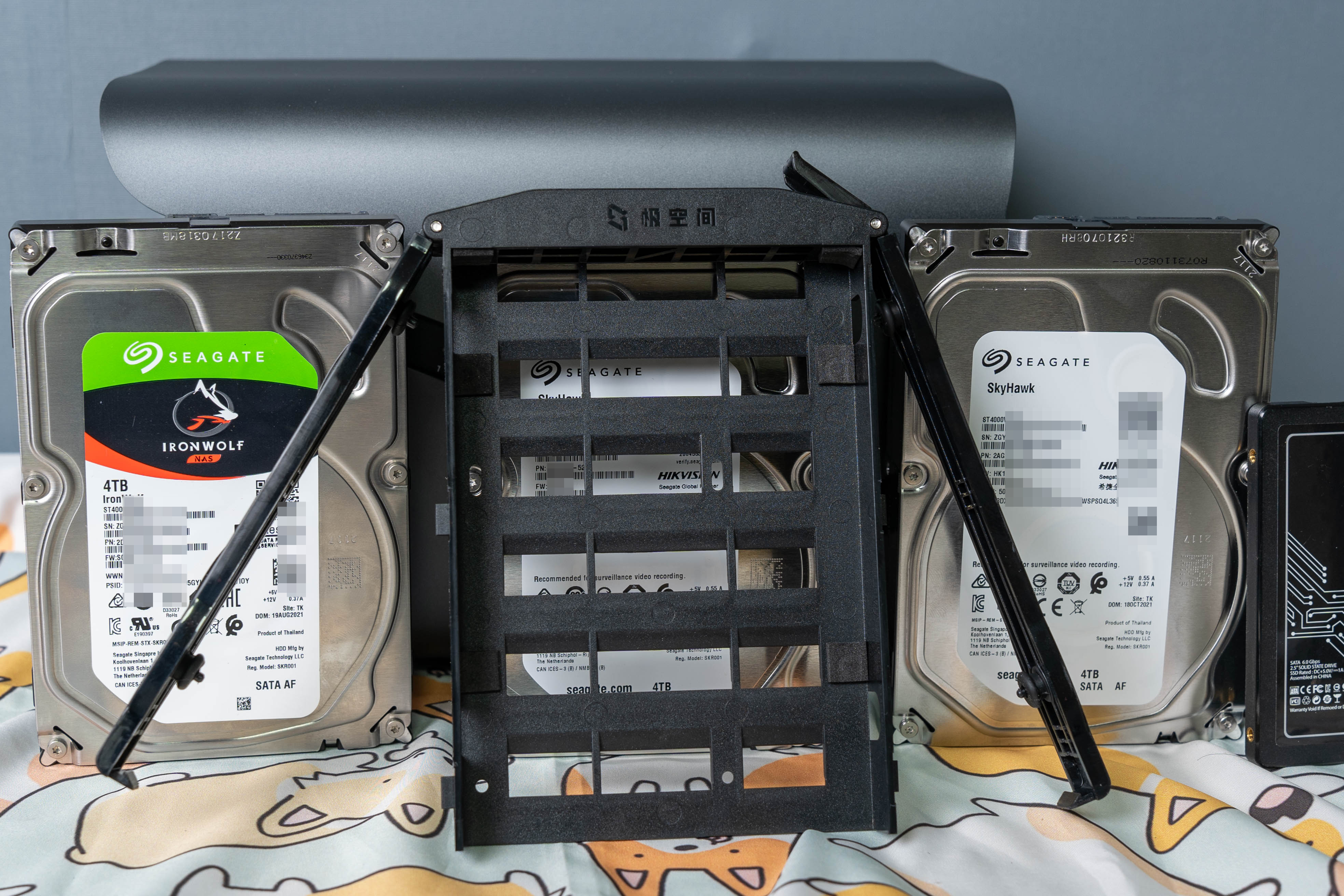 极空间nasz4pro深度评测,极空间nasz2pro和z4功能对比