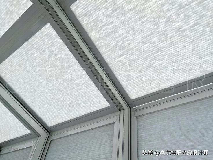 阳光房顶遮阳帘什么颜色效果好,你家的窗帘遮阳吗