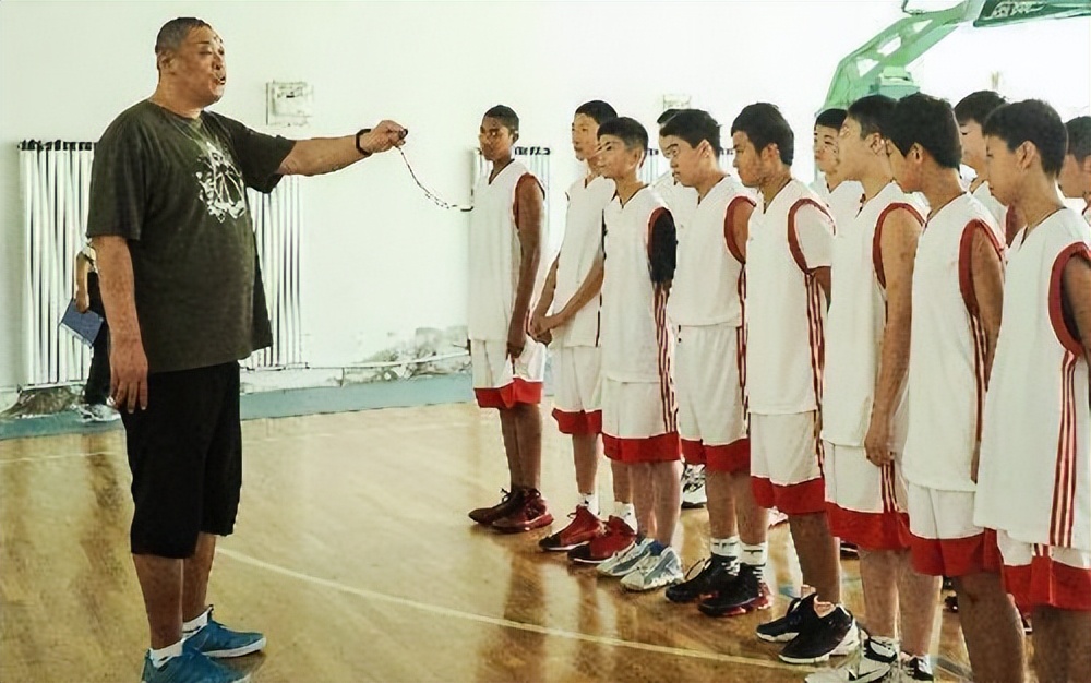 姚明cba各项数据纪录,cba总决赛姚明51分21篮板