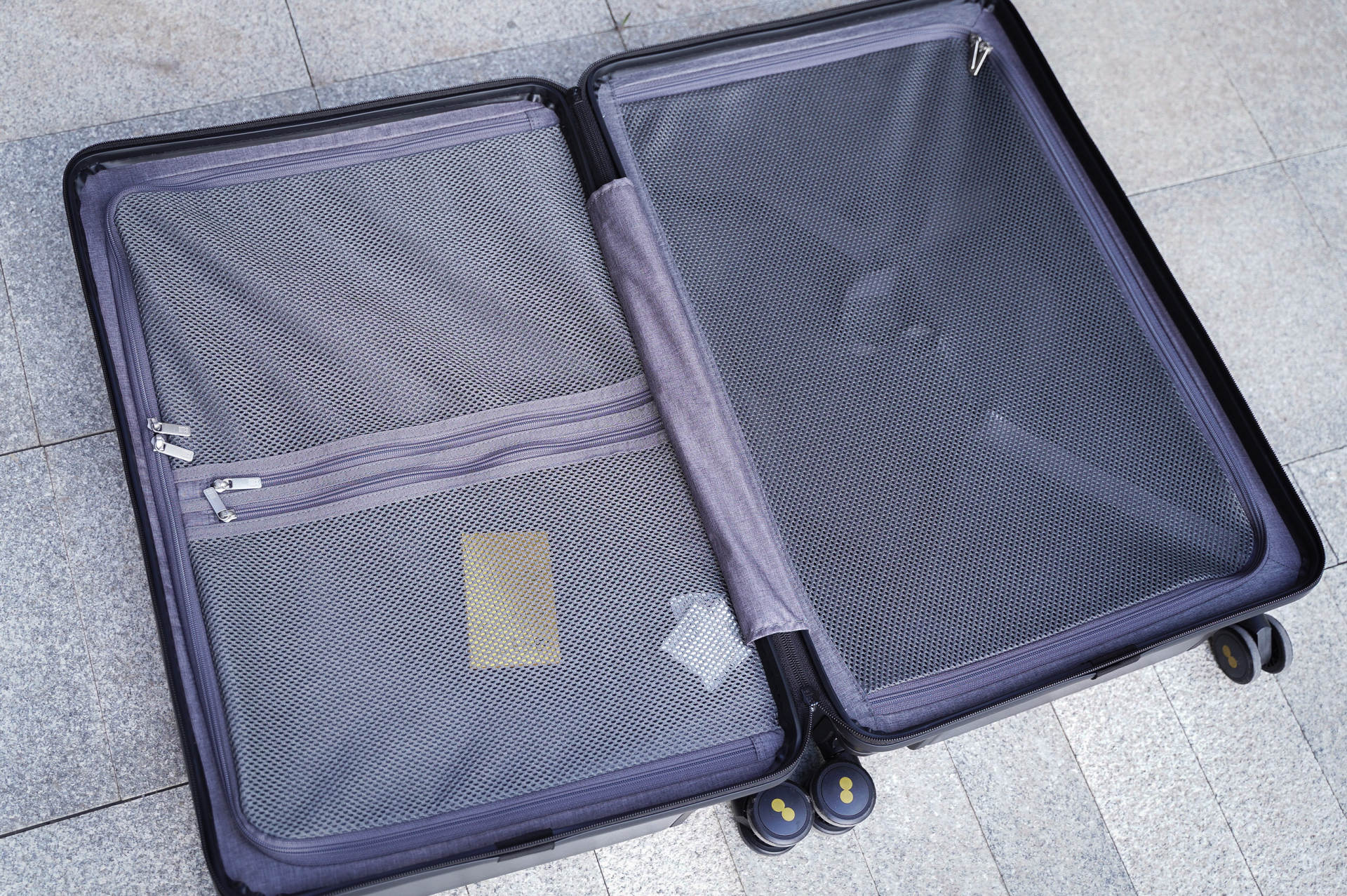 地平线8号行李箱24寸官方旗舰店,地平线8号行李箱宽拉杆暴力测试