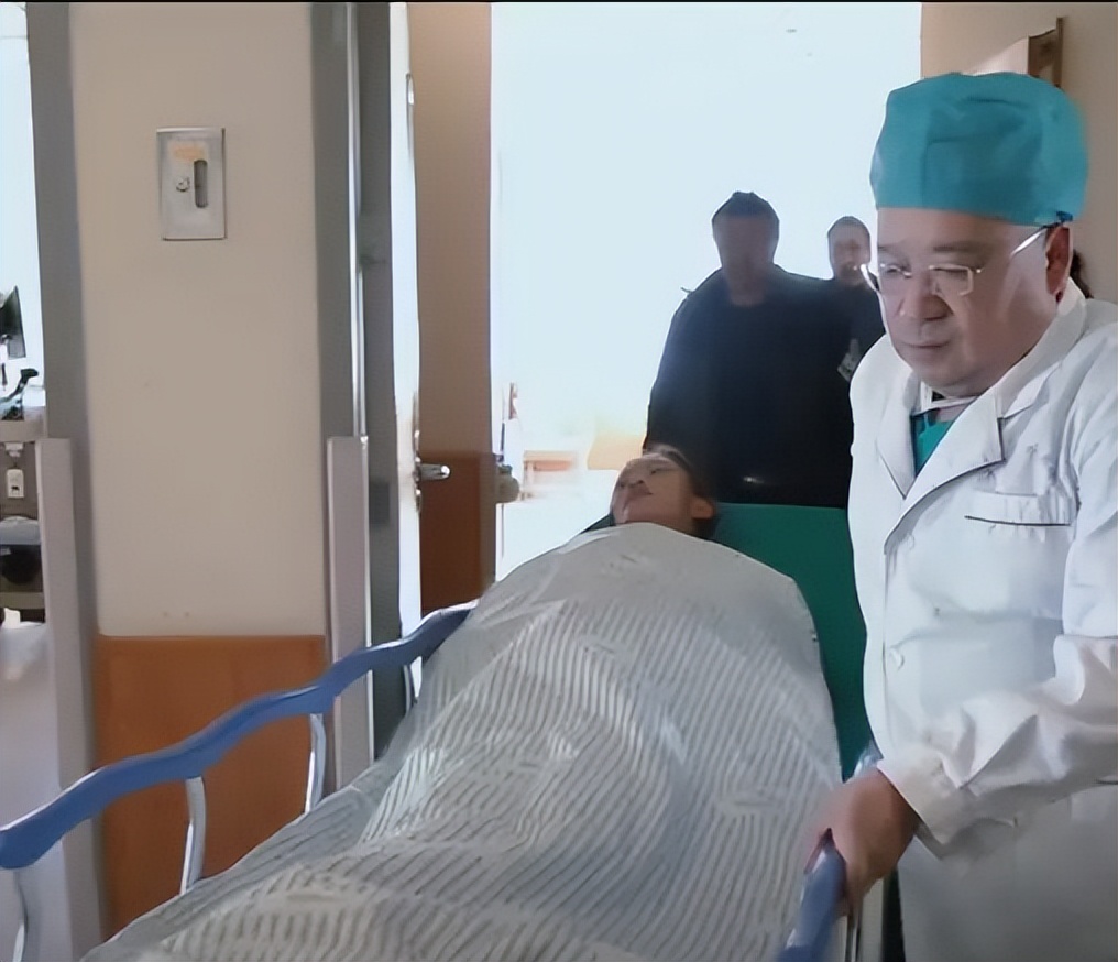 20岁女孩患虫癌死亡,少女患虫癌