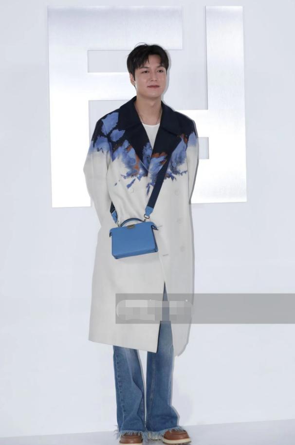 李敏镐侧颜杀完整视频,李敏镐侧颜瘦正脸胖