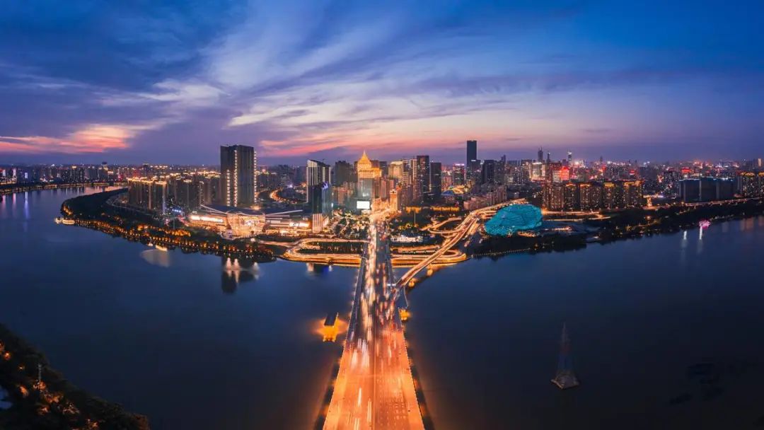 沈阳和平湾智慧路灯,智慧城市智慧灯杆投资