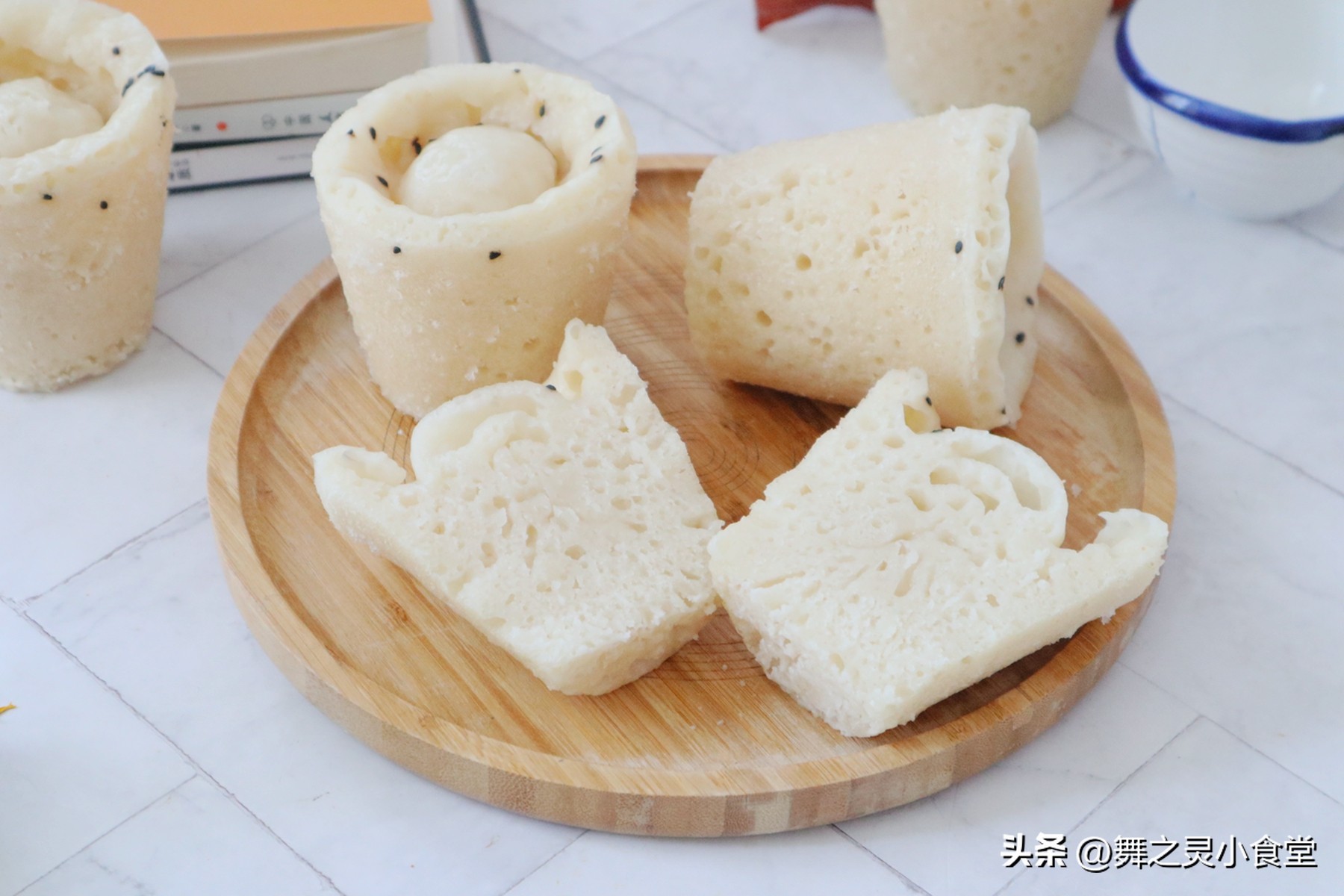 用牛奶和米粉做蛋糕,用米粉做蒸糕不加牛奶和鸡蛋