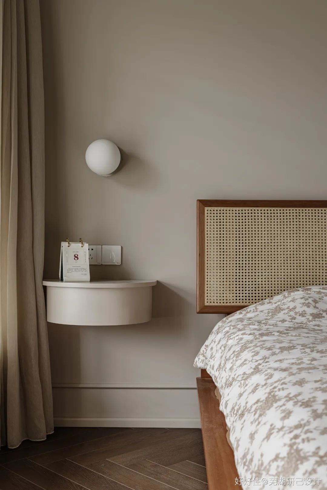 入户门正对次卧户型,长条户型进门对着次卧