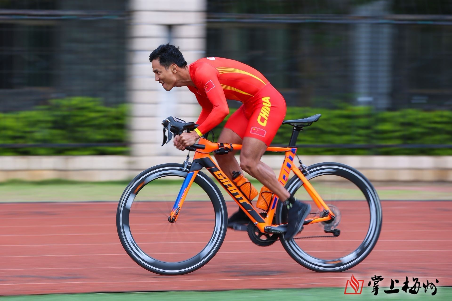 这个梅州小伙了不得！自行车竞技场上屡获世界冠军，今又梦圆双一流大学