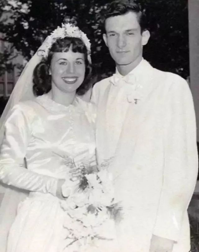 “高级小黄书”创始人：扬言与上千名女人上过床，86岁娶26岁嫩模