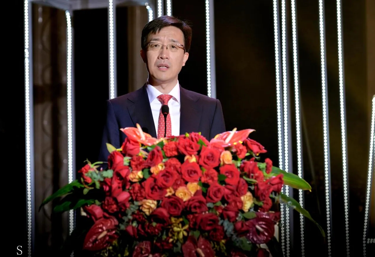 辽宁大连藏市“黑马”：19岁闯社会，创办A股百亿帝国，身价96亿