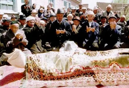 为什么*疆新**女子很少嫁到内地，本地姑娘说了大实话，确实很尴尬！