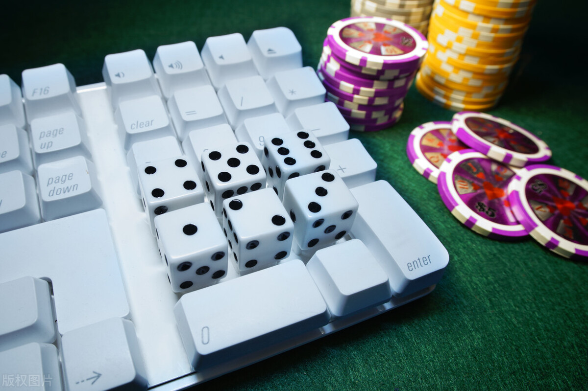 茶楼里面摆游戏机会判刑吗,茶楼摆一台水果机违法吗