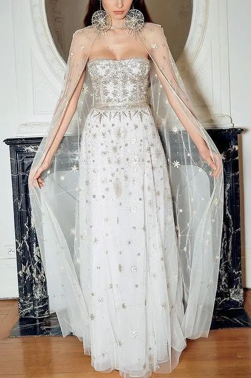 汤唯与iu,汤唯在韩国跟iu一样火吗