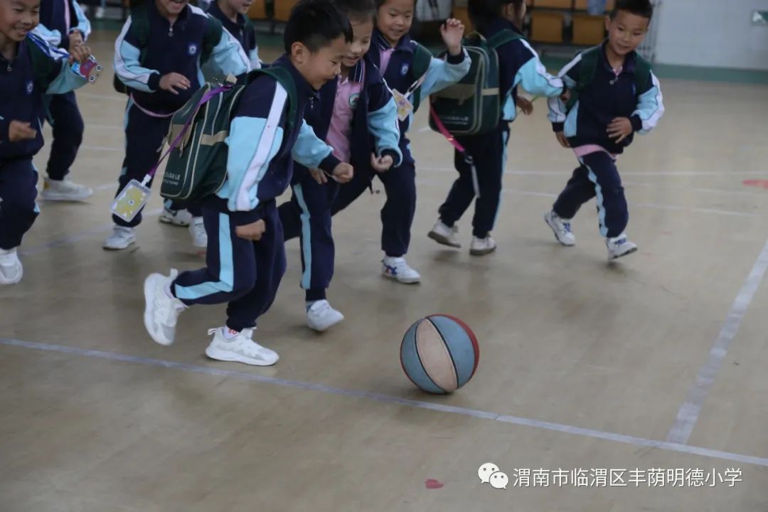 涓板窞骞煎皬琛旀帴,涓拌崼