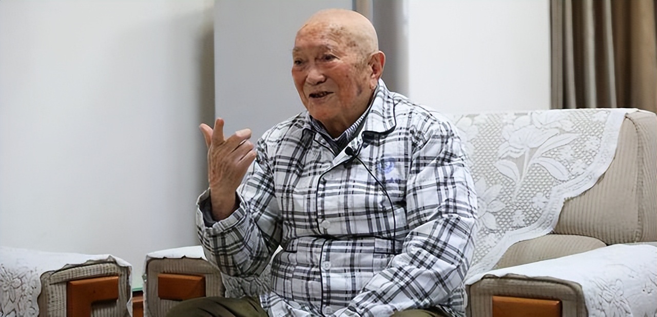 10岁孩童自称参加过长征，毛主席问谁能作证，他回答：我大舅贺龙