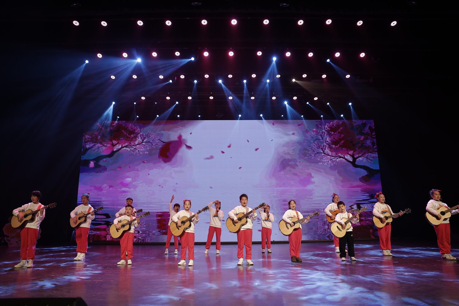 小熊吉他音乐会现场,小熊吉他2020琴谱