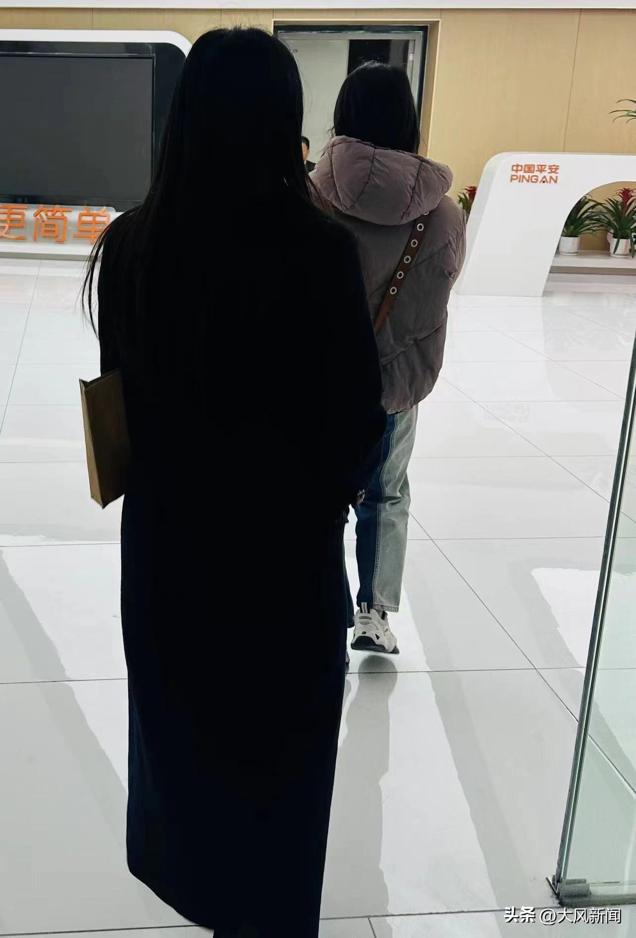 女子买保险500万返还,女子买保险获赔300万