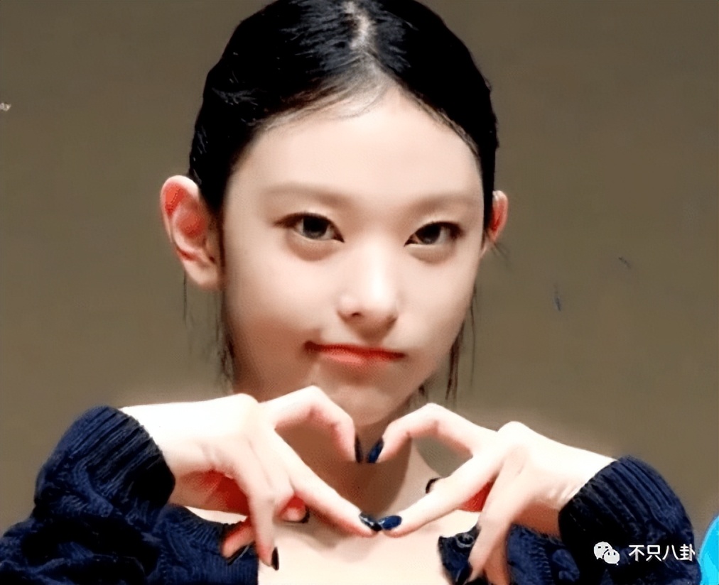 喜欢美女都不行？一张手机屏保引发的争吵......