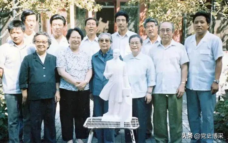 新四军中的奥地利籍白求恩，陈毅介绍入*党**的*共中**特别*党**员，离开新中国造成终生遗憾