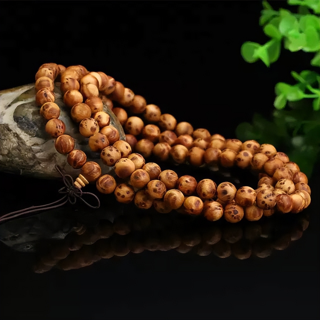 比较具有收藏价值的木质手串,最值得收藏的木质手串有哪些