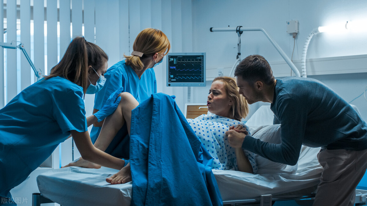 生孩子相当于断了20根肋骨的感觉,生孩子的痛相当于多少根骨头断裂